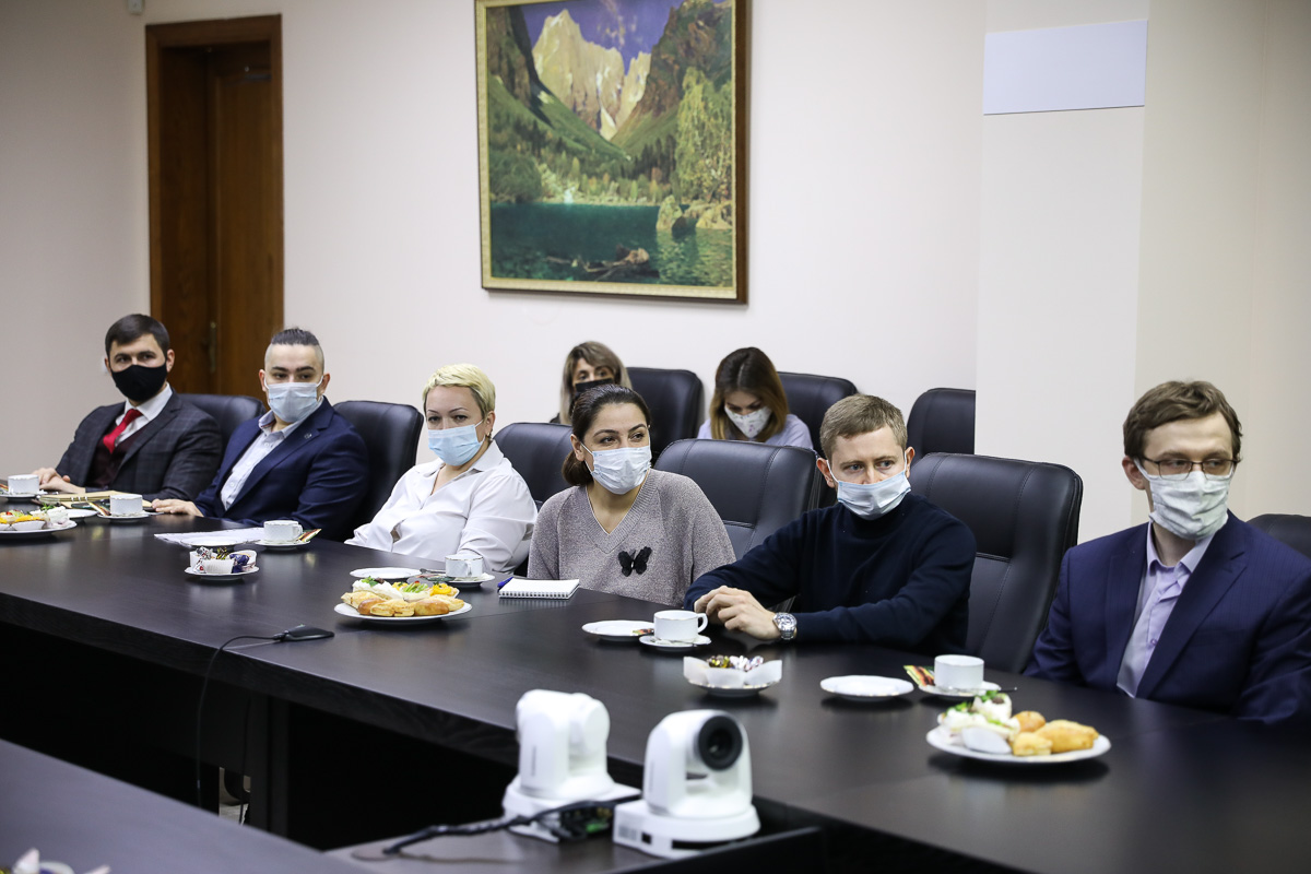 ncfu-rector-hosts-meeting-with-researchers-ncfu-ru-02