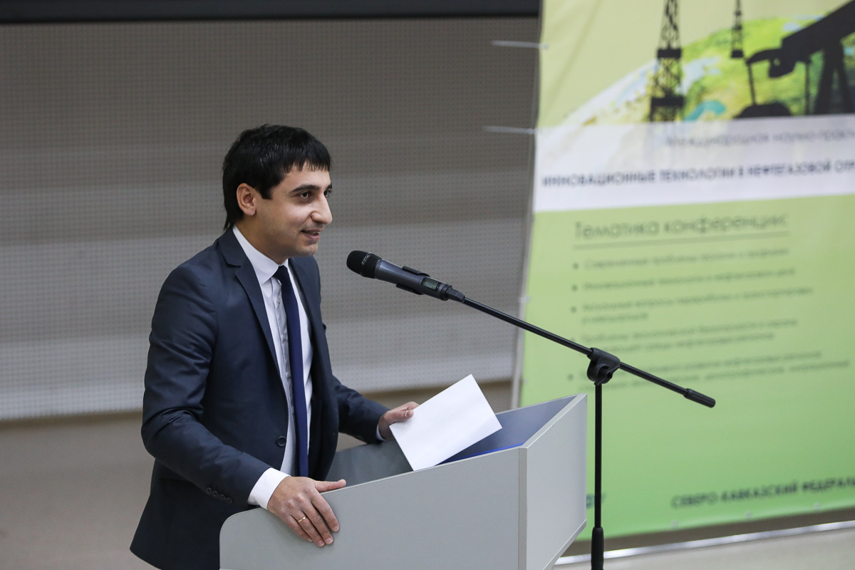 v-skfu-obsudili-aktualnye-voprosy-razvitiya-neftegazovoj-otrasli-ncfu.ru-02