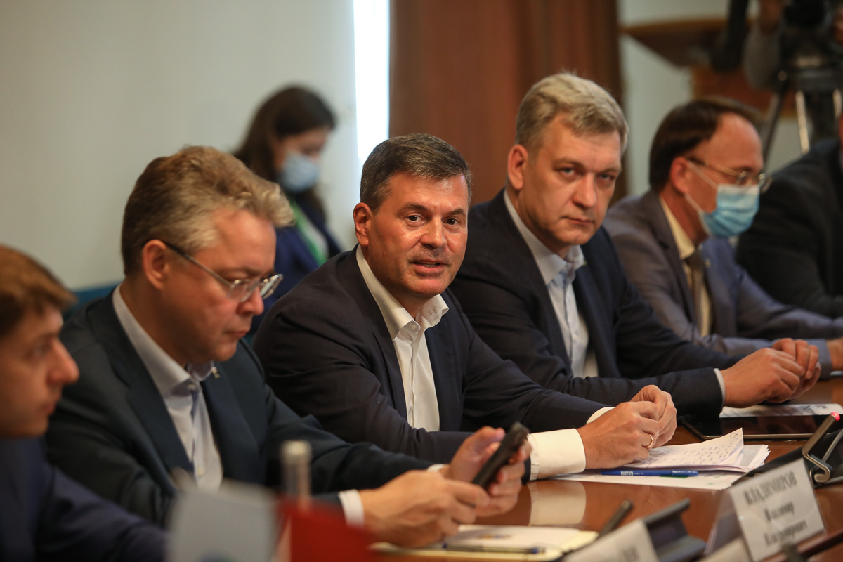 v-skfu-obsudili-cifrovye-vozmozhnosti-regiona-ncfu-ru-01