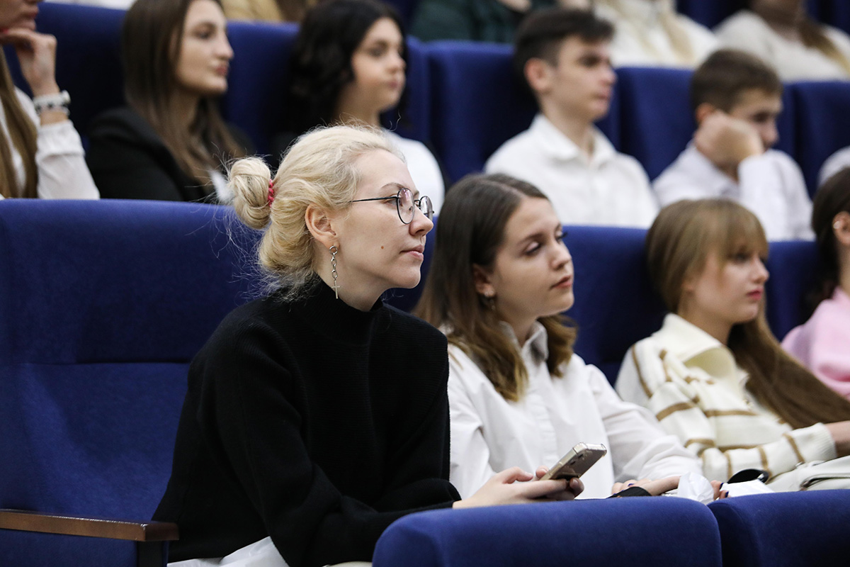 v-skfu-chestvuyut-cheloveka-truda-ncfu-ru-03.jpg