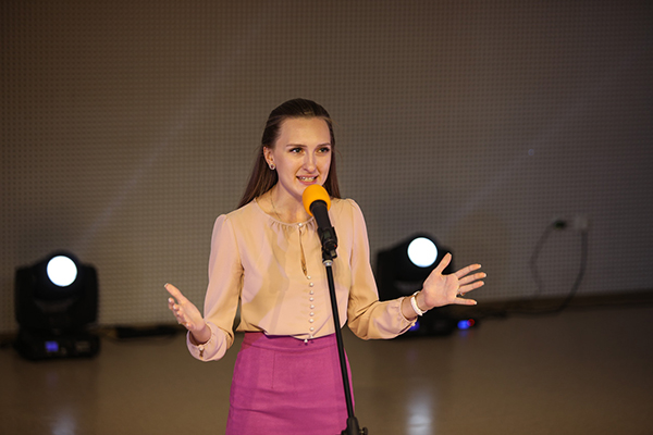 pervokursnikov-pozdravili-so-sceny-skfu-v-rezhime-onlajn-ncfu.ru-02.jpg