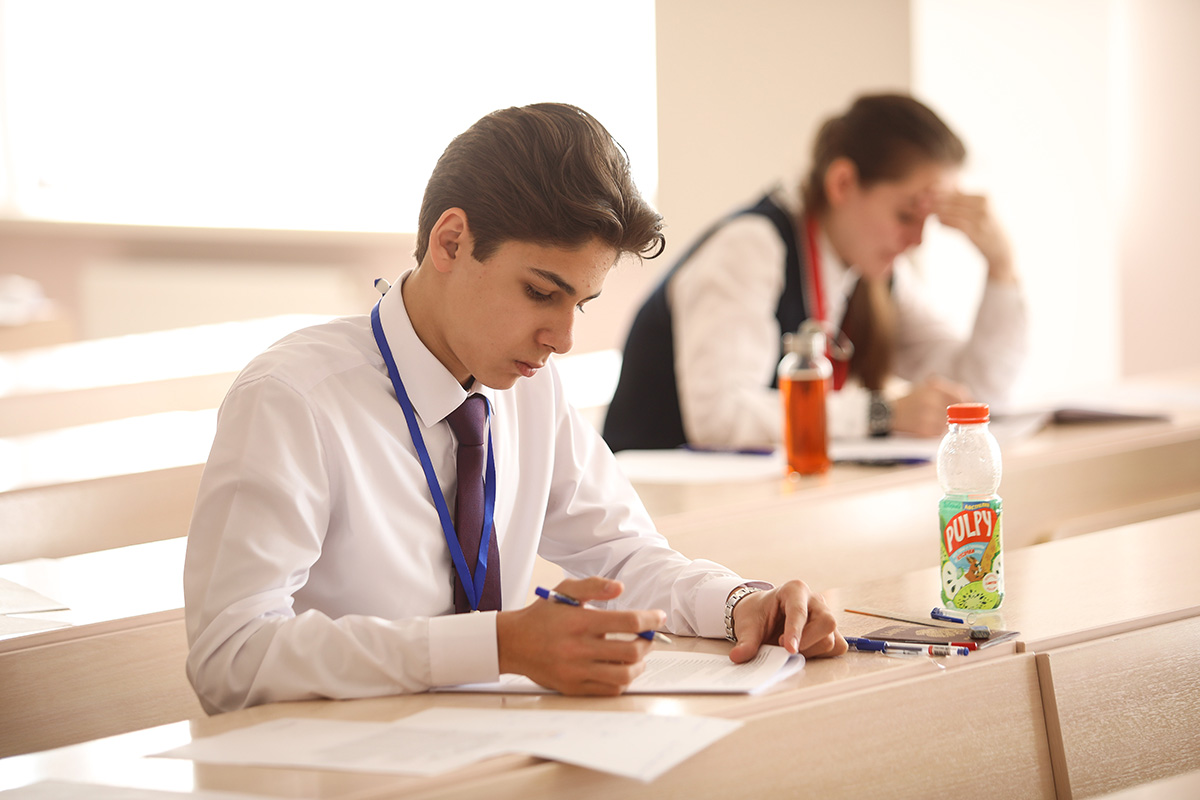 V SKFU prohodit olimpiada dlya shkol'nikov i studentov po neftegazovomu delu ncfu ru 01.jpg V SKFU prohodit olimpiada dlya shkol'nikov i studentov po neftegazovomu delu ncfu ru 01.jpg